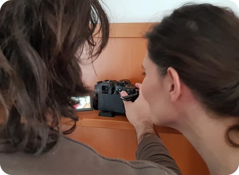 Comédienne de doublage voix off féminine